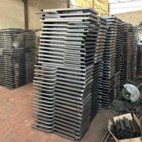 Industrial Steel Pallets Stacked Warehouse Manufacturers in Uttar Pradesh